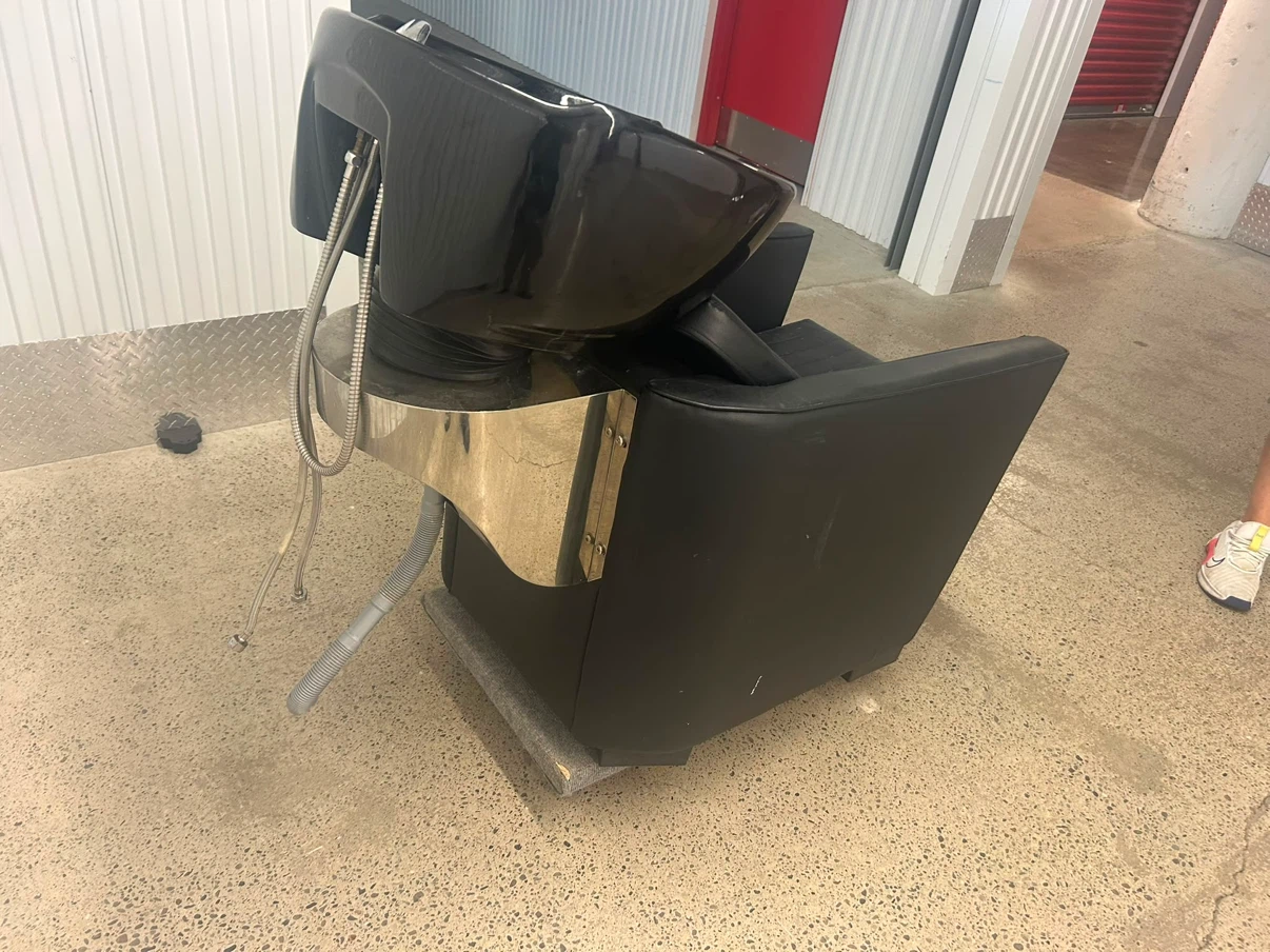 Black Salon Shampoo Chair - photo 2