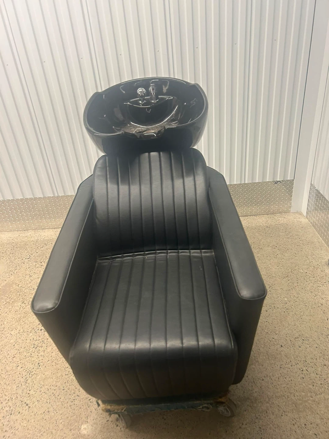 Black Salon Shampoo Chair - photo 4