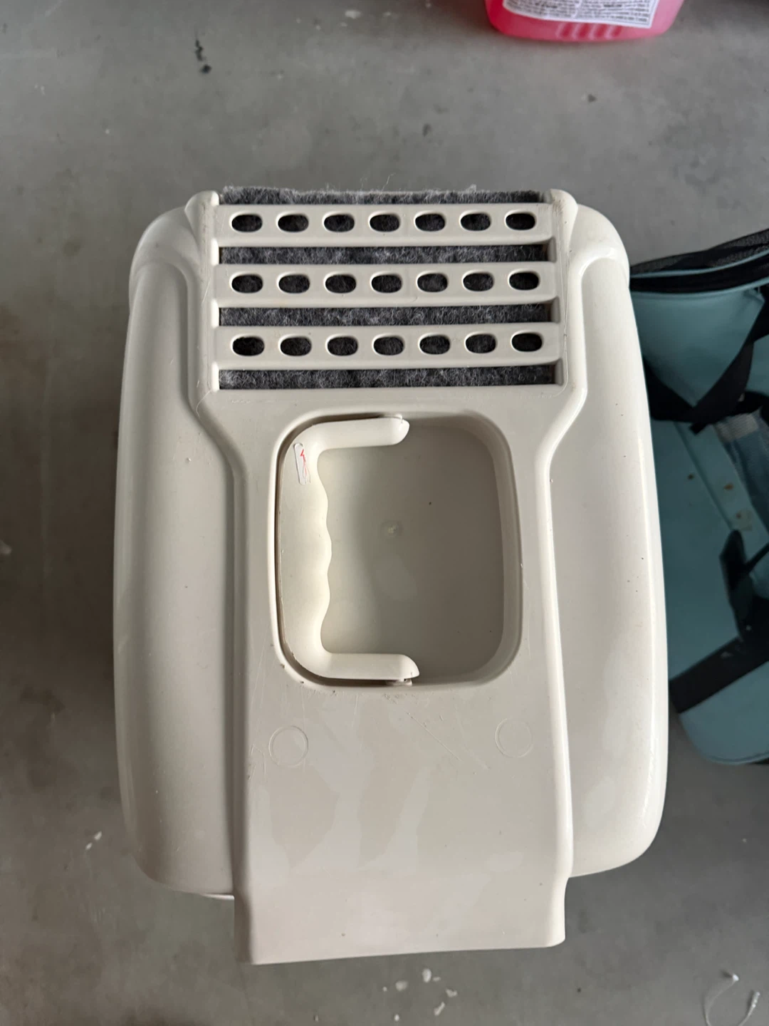 Cat Litter Box and Pet Carrier - photo 2