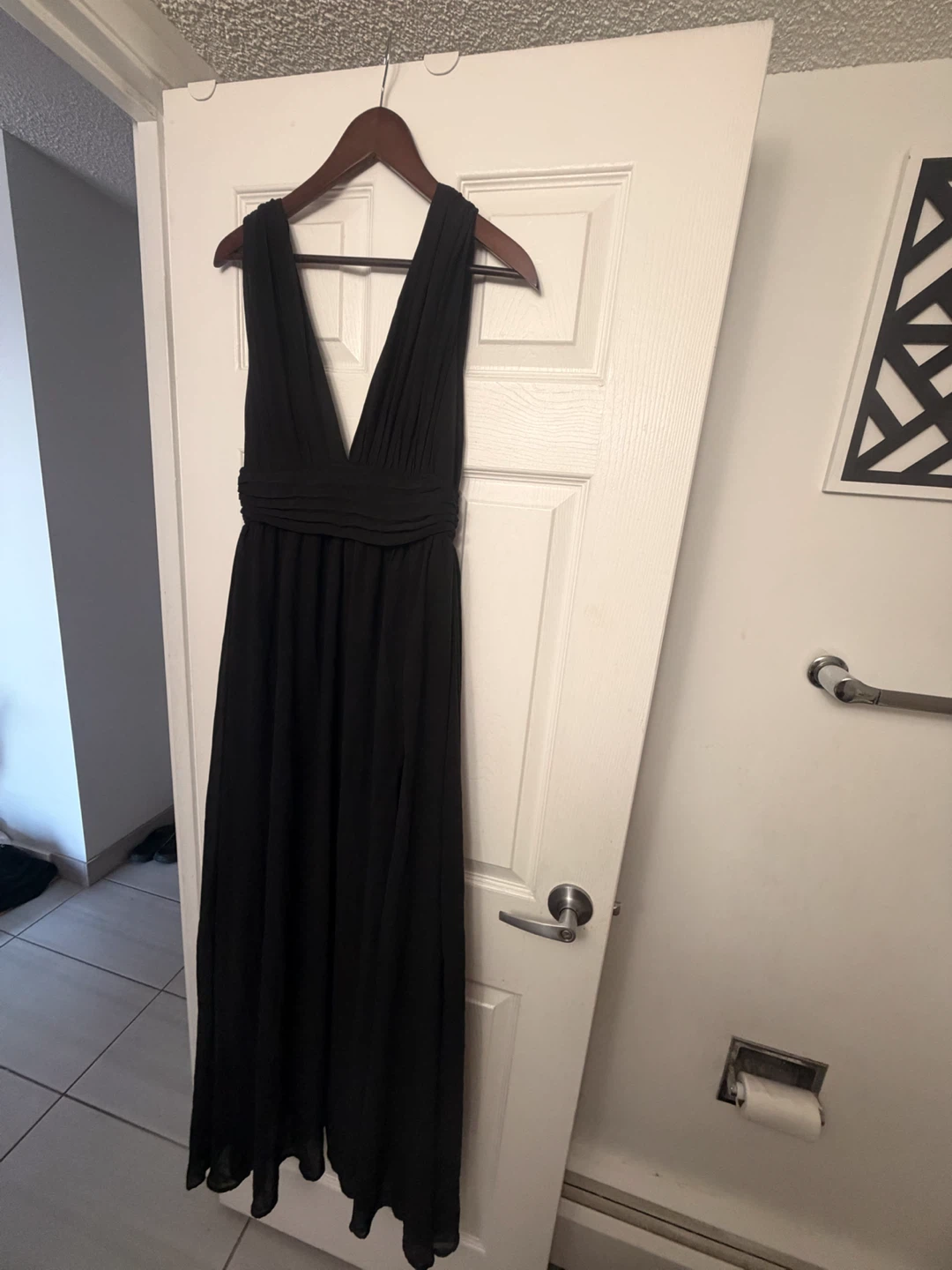 Lulu’s Black V-Neck Maxi Dress