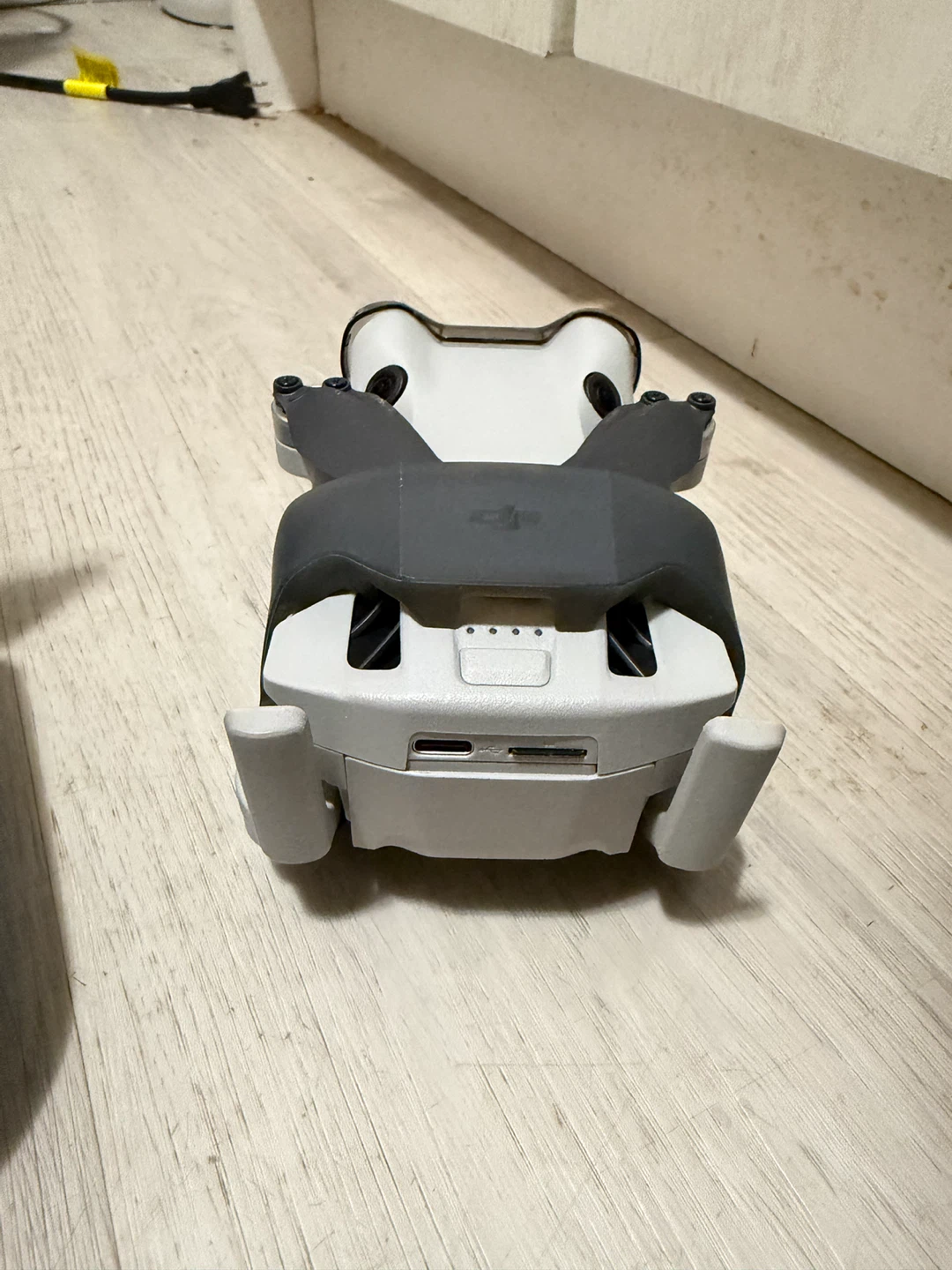 DJI Mini 4 Pro Drone Combo with Fly More Kit - photo 2