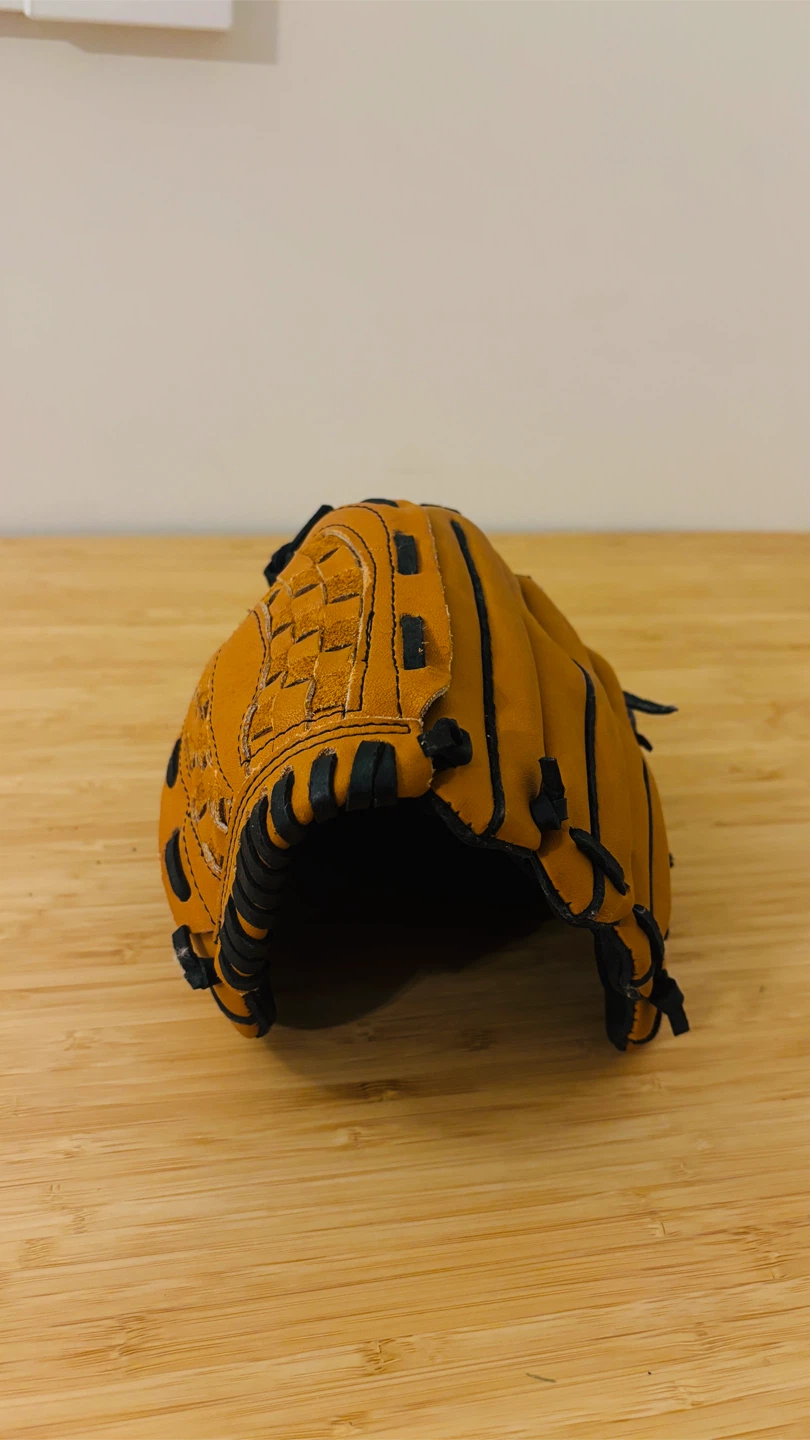 Youth Easton Baseball Glove - photo 2