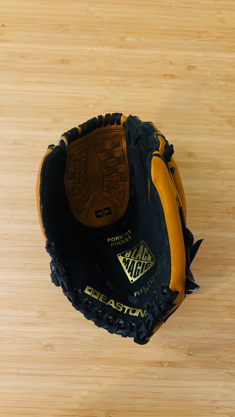 Youth Easton Baseball Glove