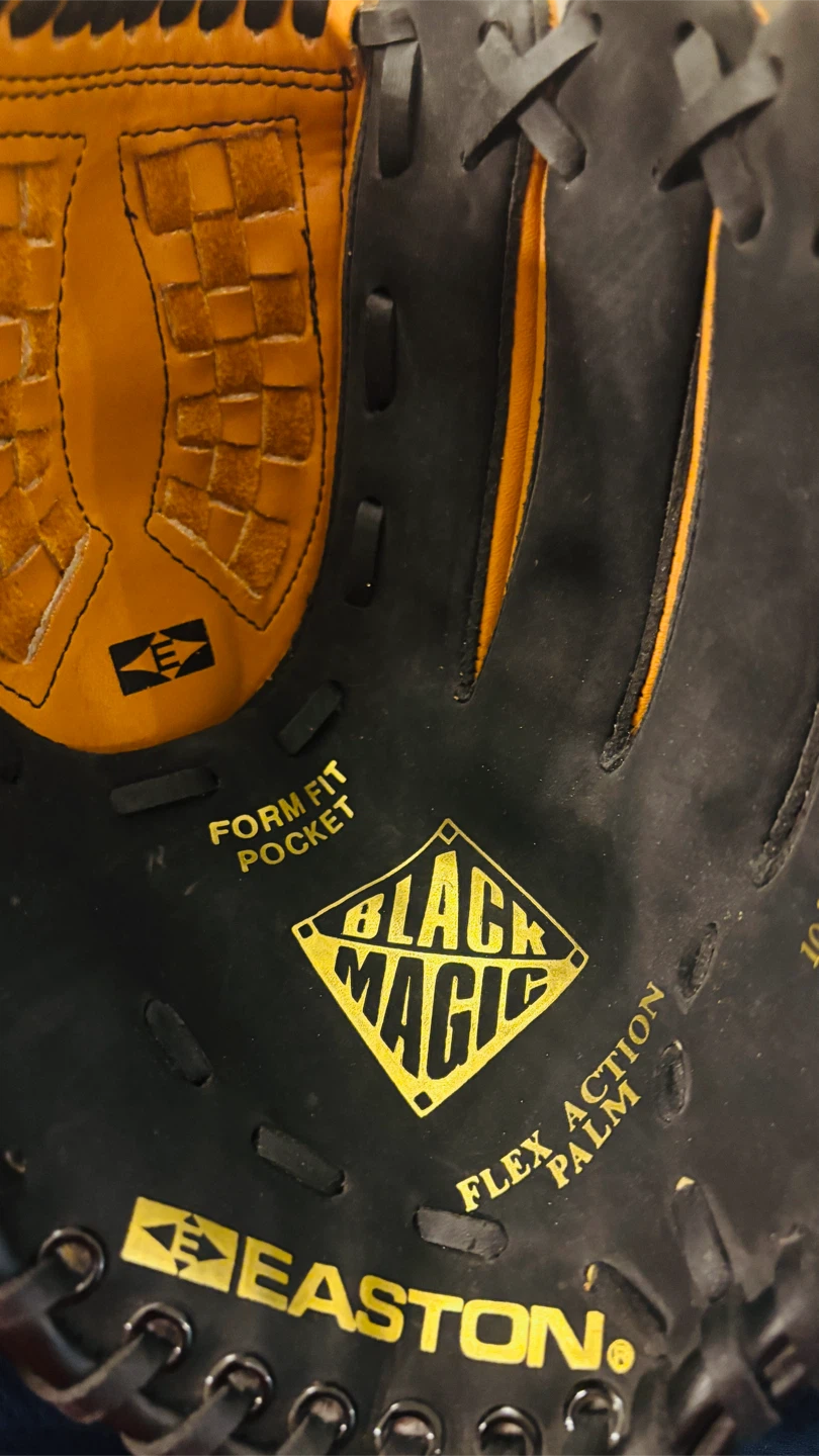 Youth Easton Baseball Glove - photo 4