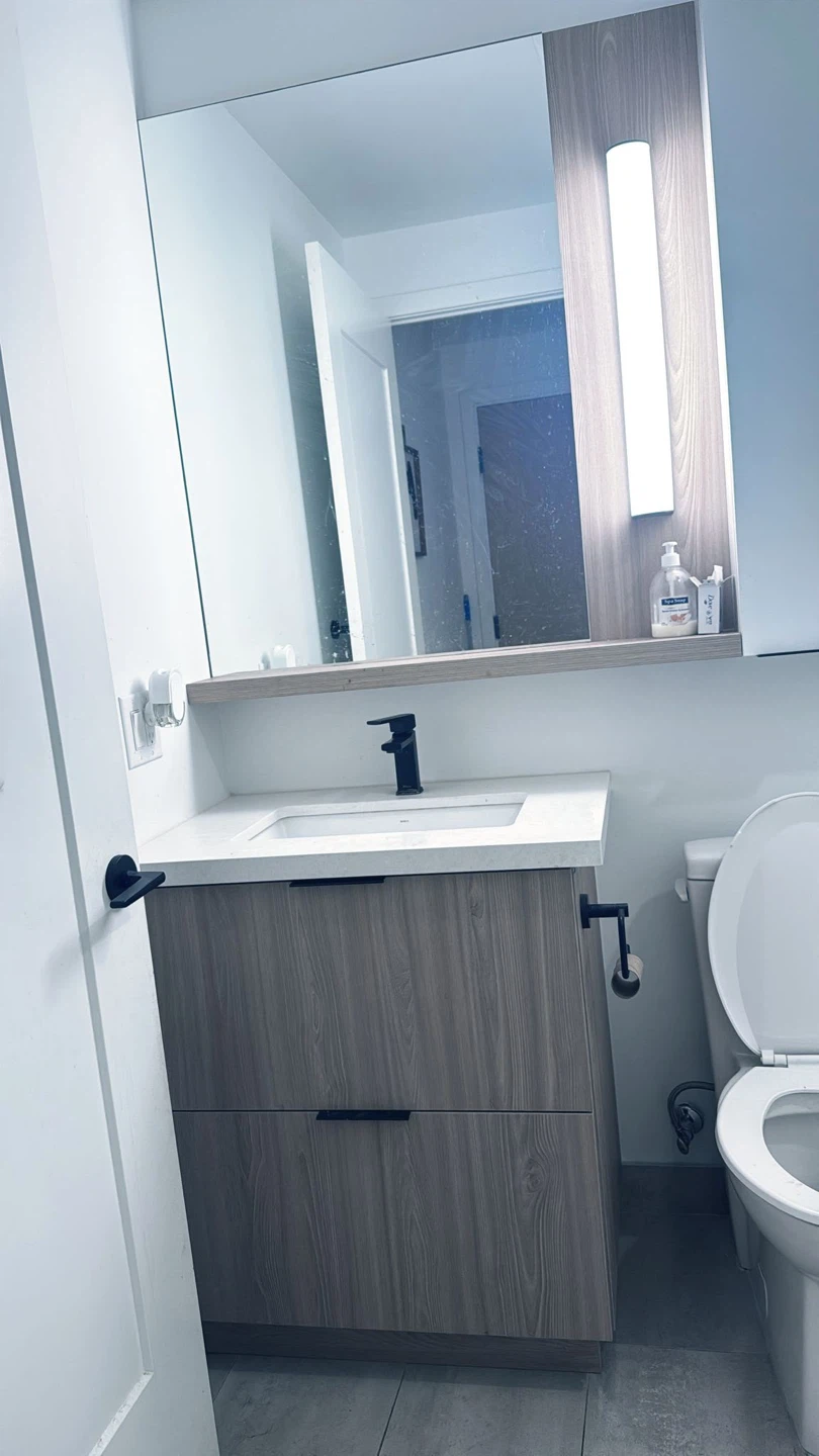 private room with private washroom - photo 2