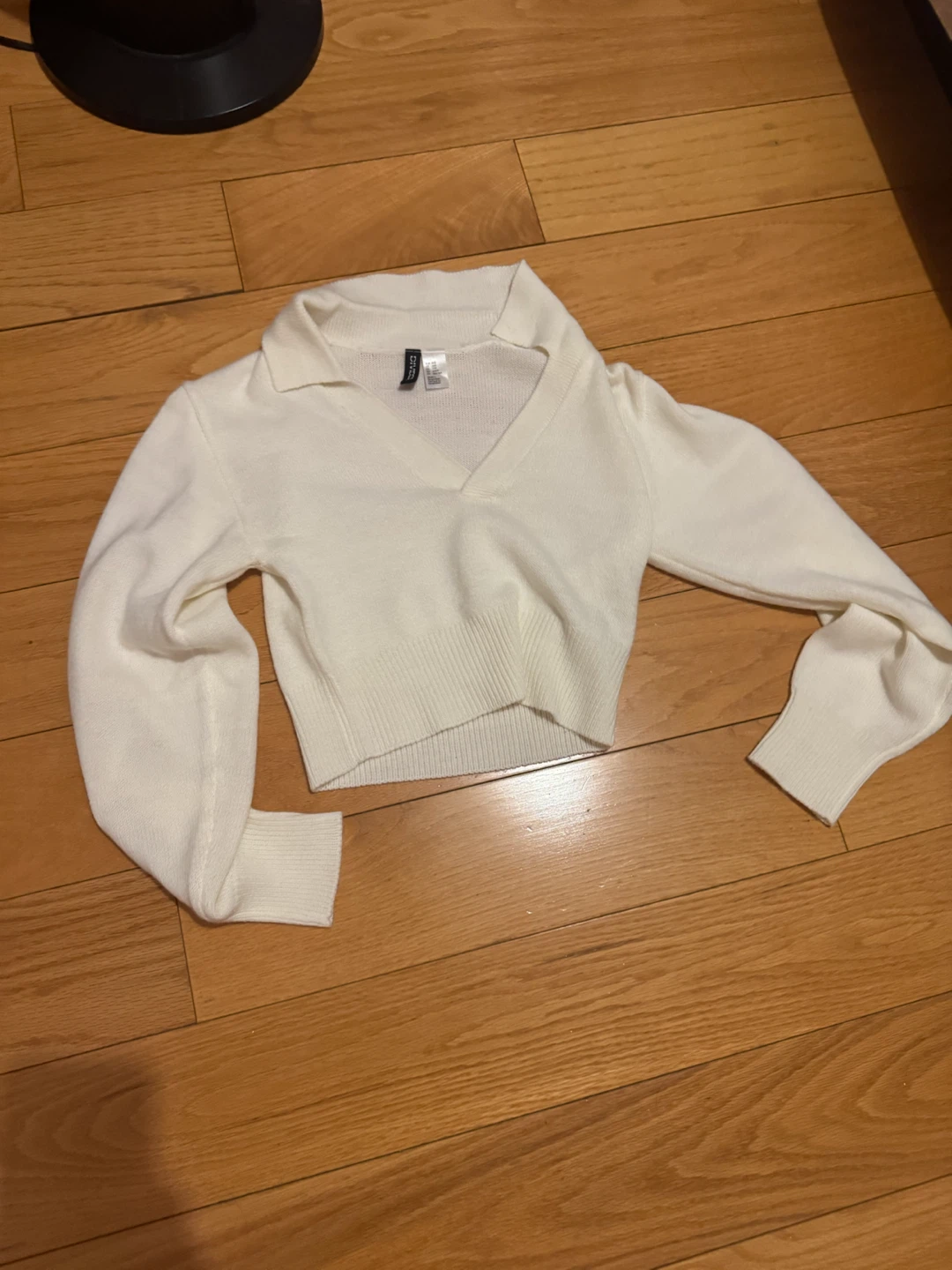 H&M Divided White Cropped Collared Sweater