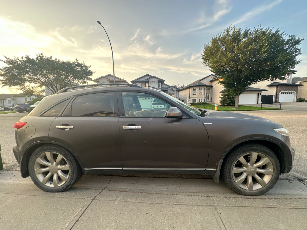 Infiniti FX35 SUV - photo 4