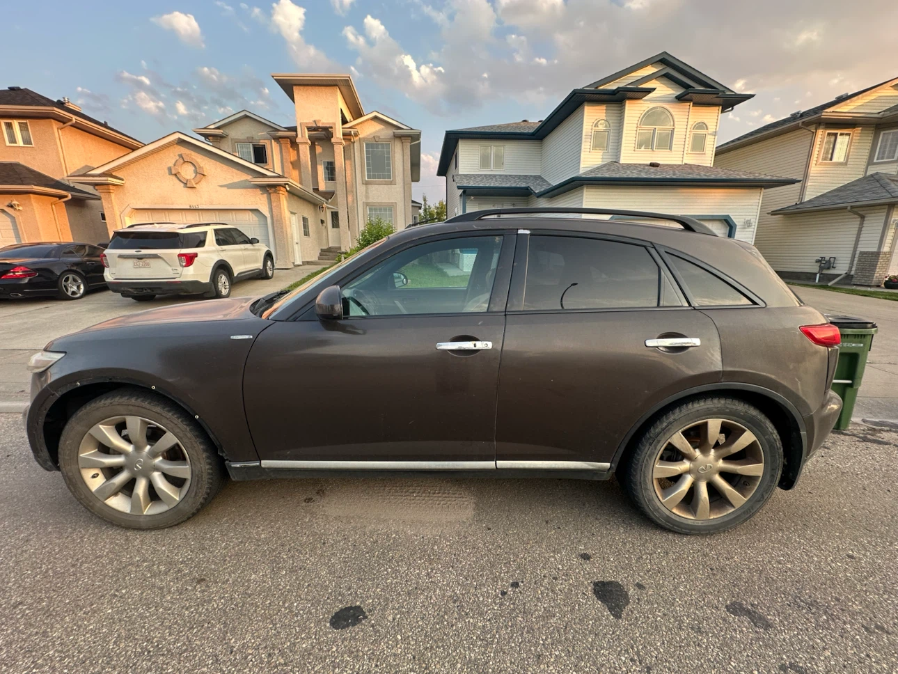 Infiniti FX35 SUV
