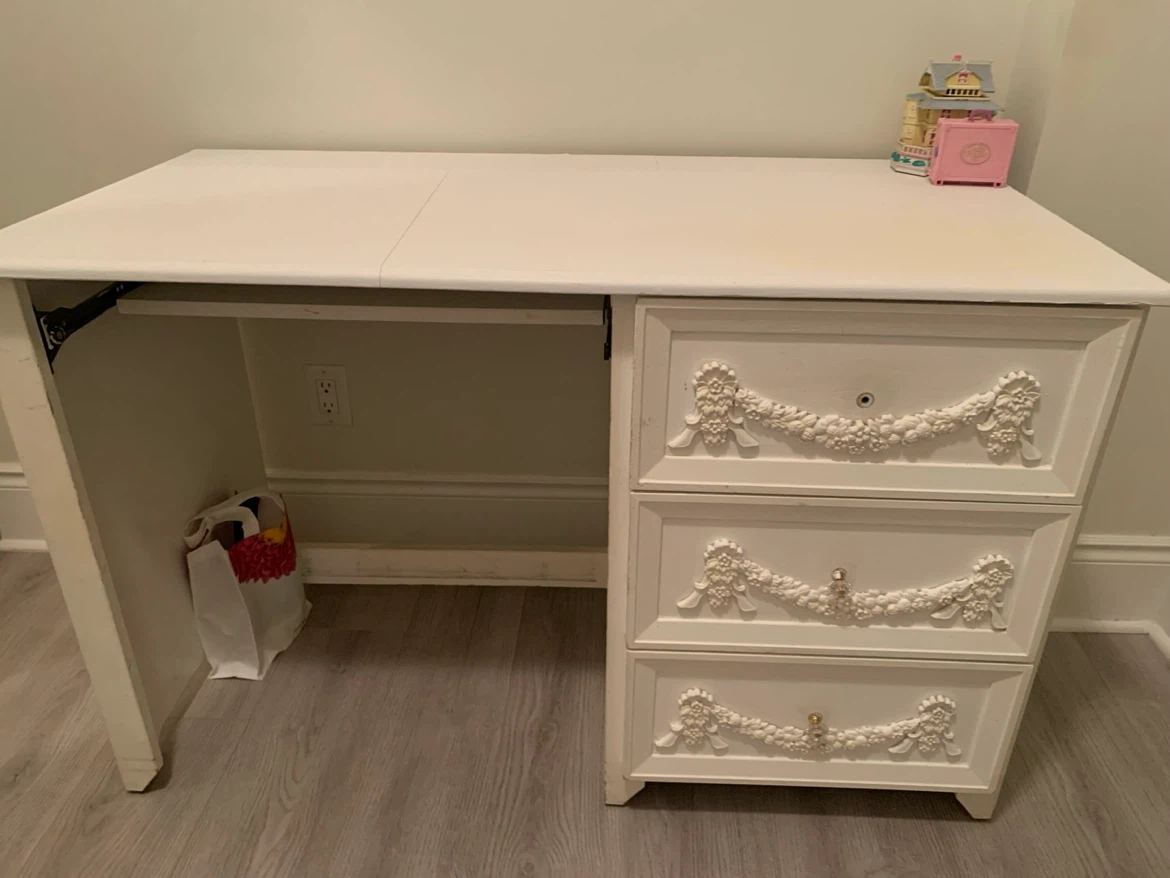 White Desk with Purple Office Chair - photo 4