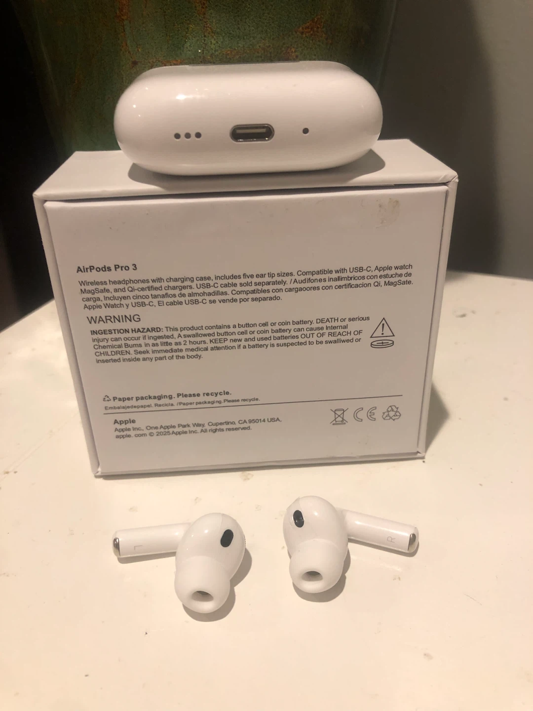 Apple AirPods Pro (3rd Generation) with Charging Case - photo 2