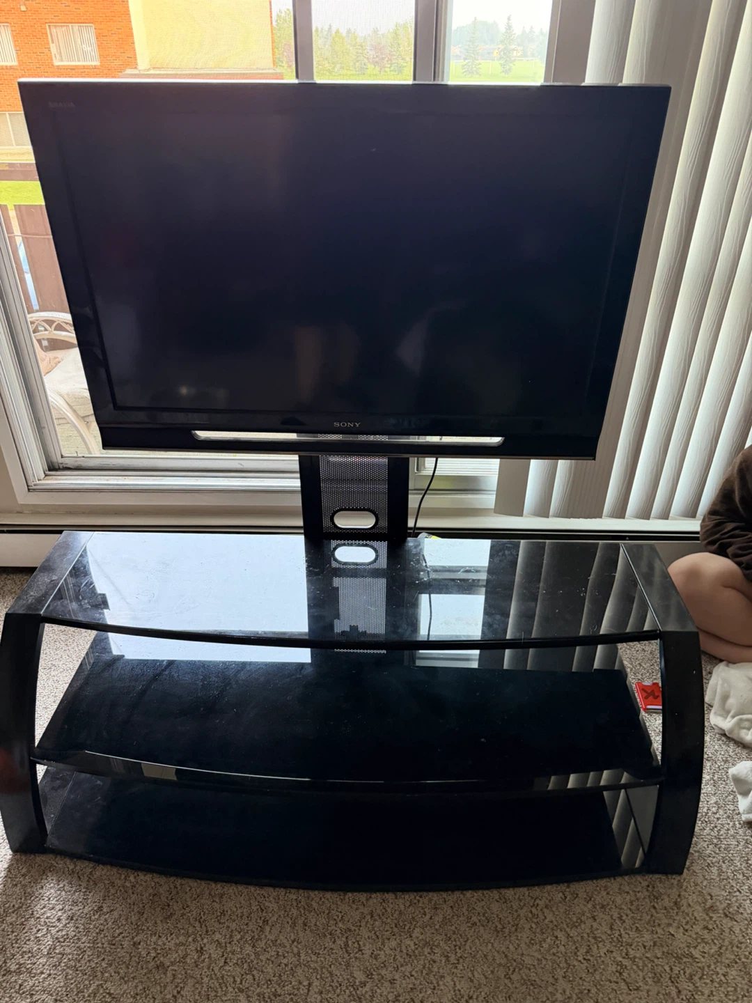 40” TV OBO - No Stand, Wall Mount Capable - photo 2