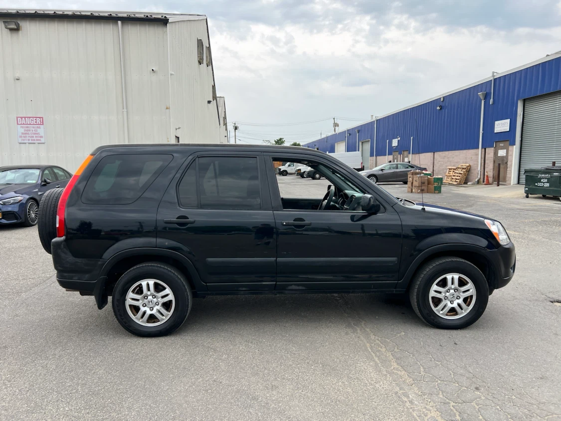 2004 Honda CRV Runs and drives beautiful - photo 2
