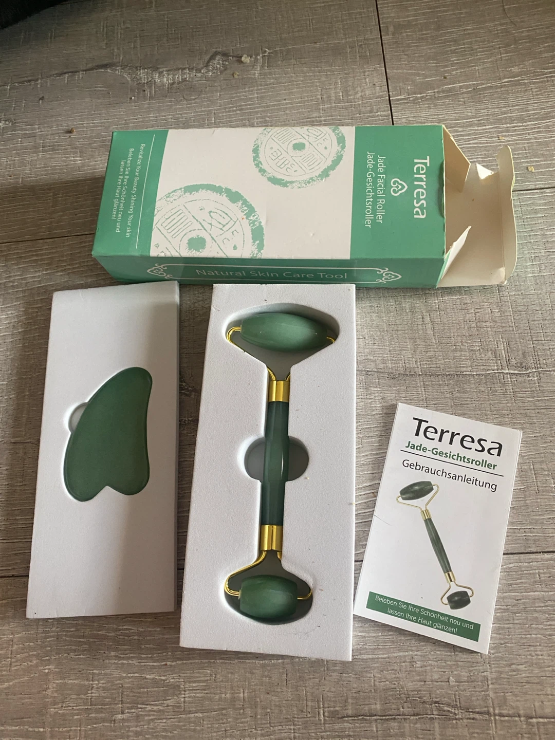 Terresa Jade Facial Roller and Gua Sha Set