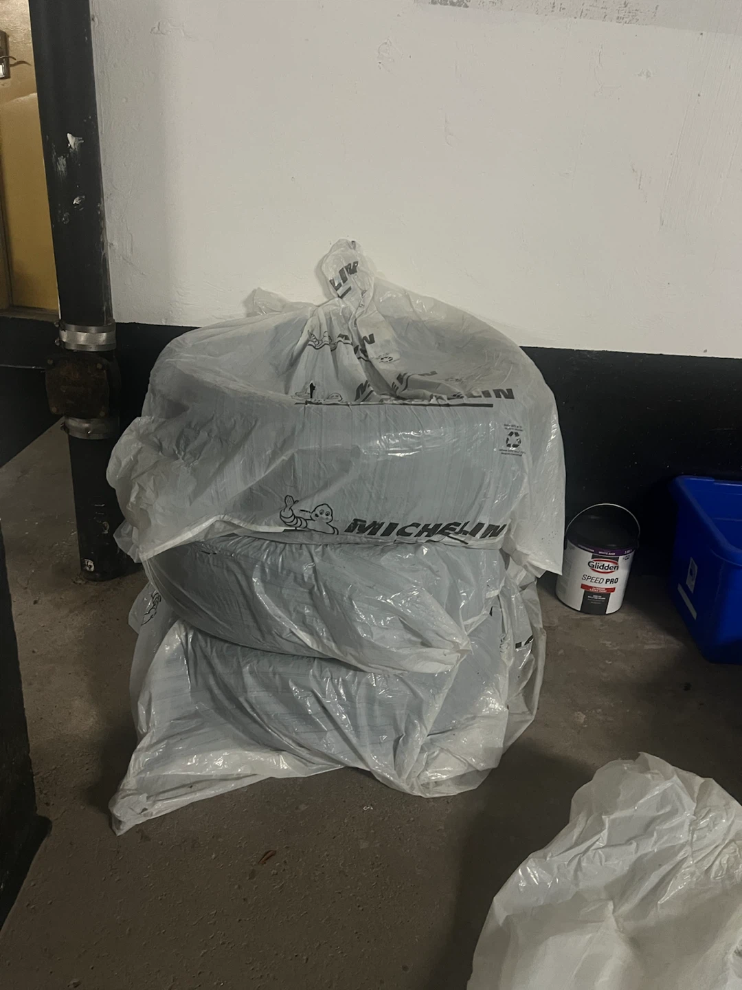 Michelin Tire 235/65R18 - photo 3