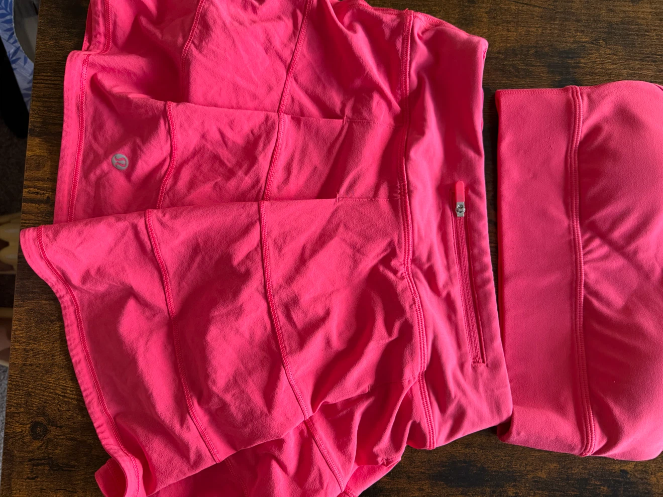 Lululemon Pink Sports Bra and skirt Size 2 - photo 4