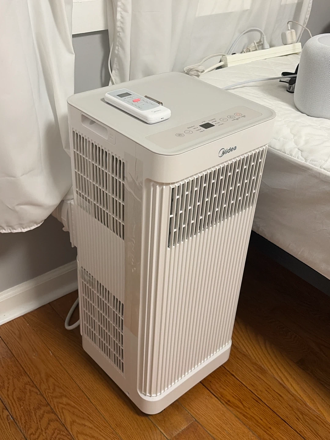 Midea 10,000 BTU Portable Air Conditioner - photo 2