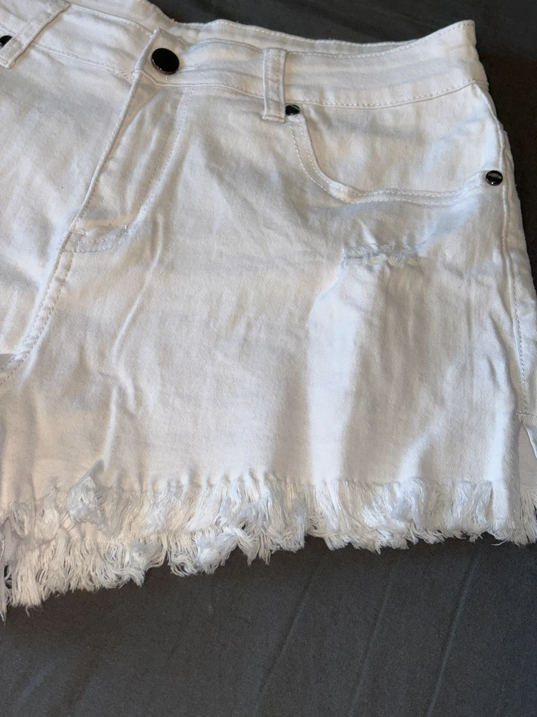 White Denim Shorts with Fringed Hem - Size L - photo 4