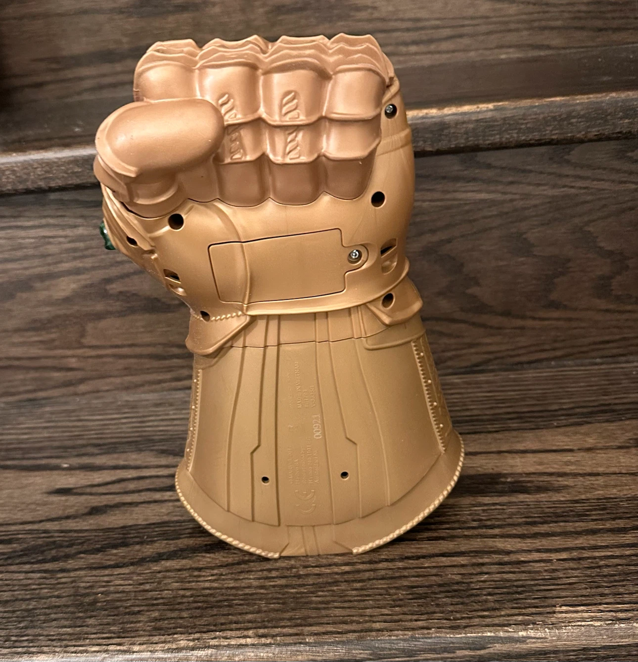 Kids Thanos Infinity Gauntlet Toy - photo 2