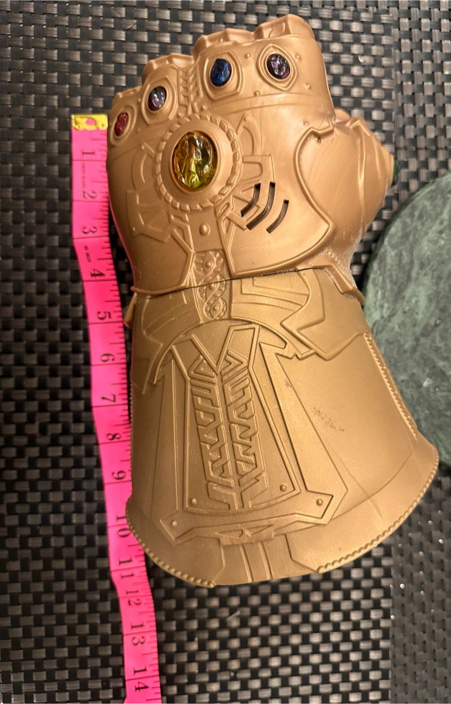 Kids Thanos Infinity Gauntlet Toy - photo 3