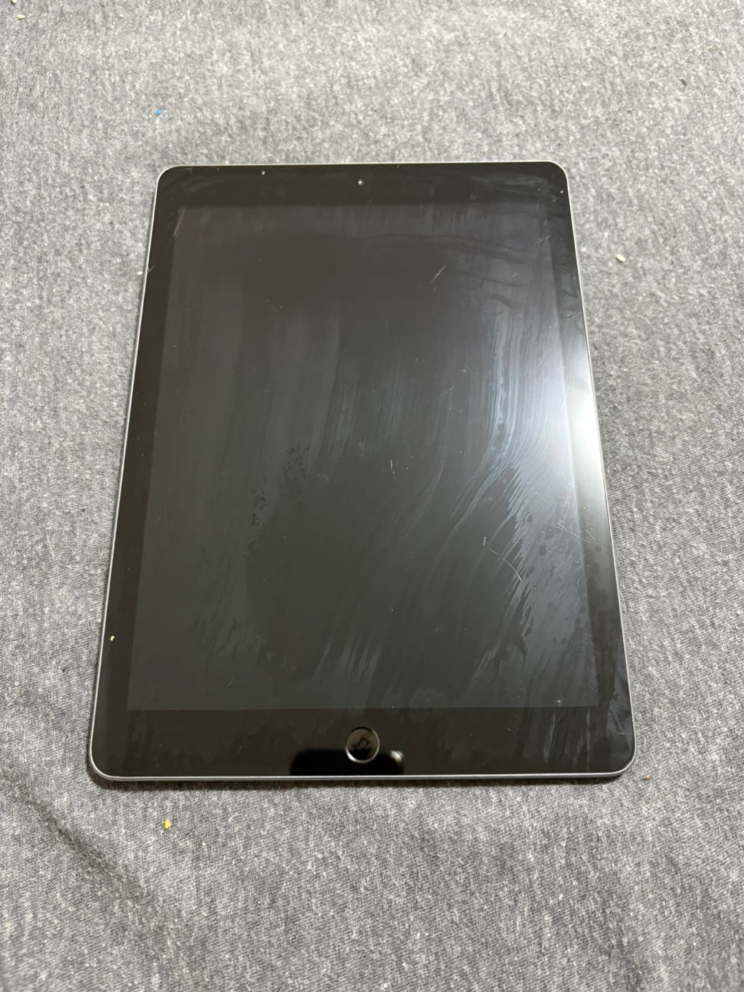 iPad 6th gen - photo 2