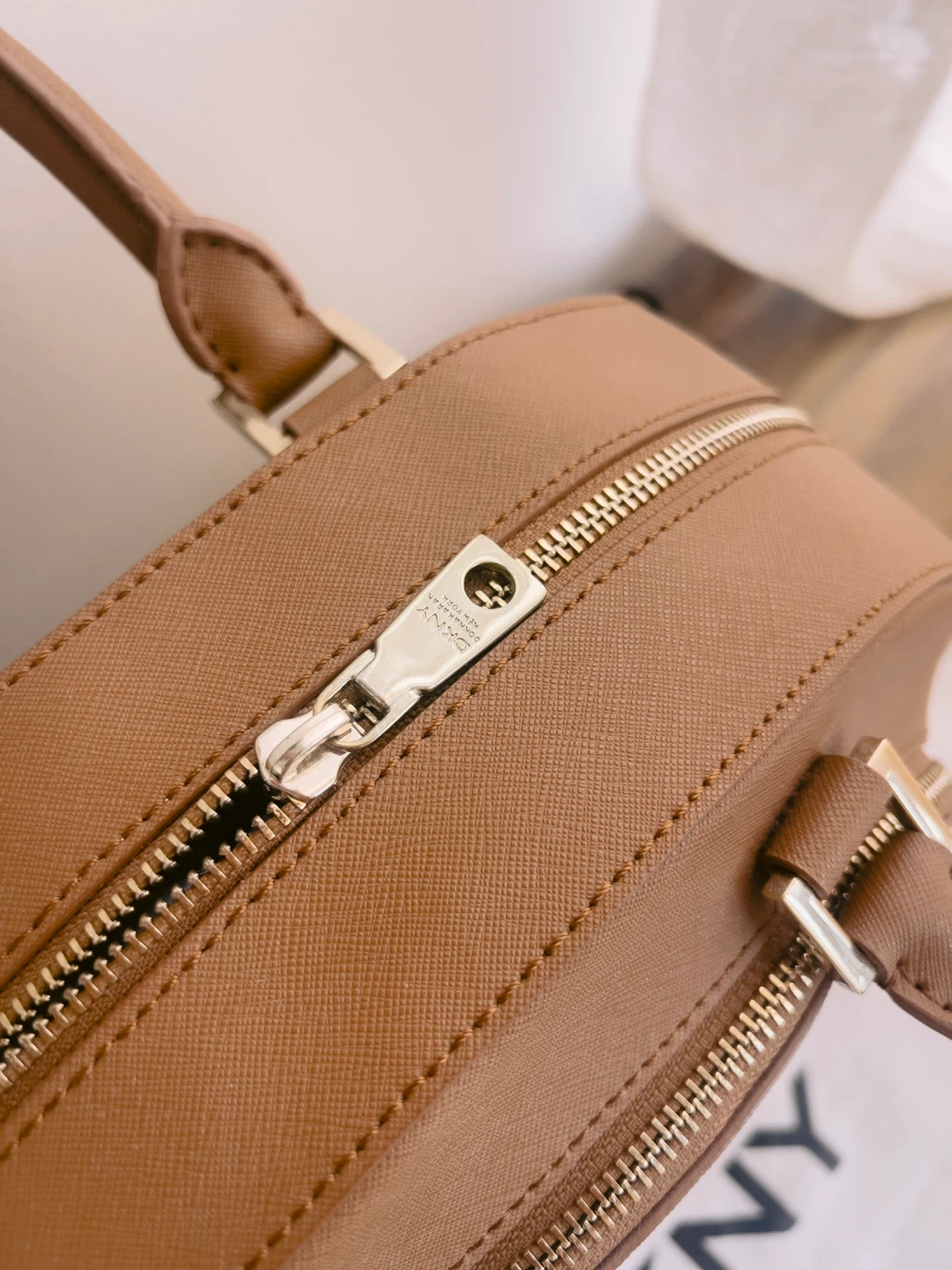 Stylist Closet Sale ✨ DKNY brown leather dome satchel bag - photo 4