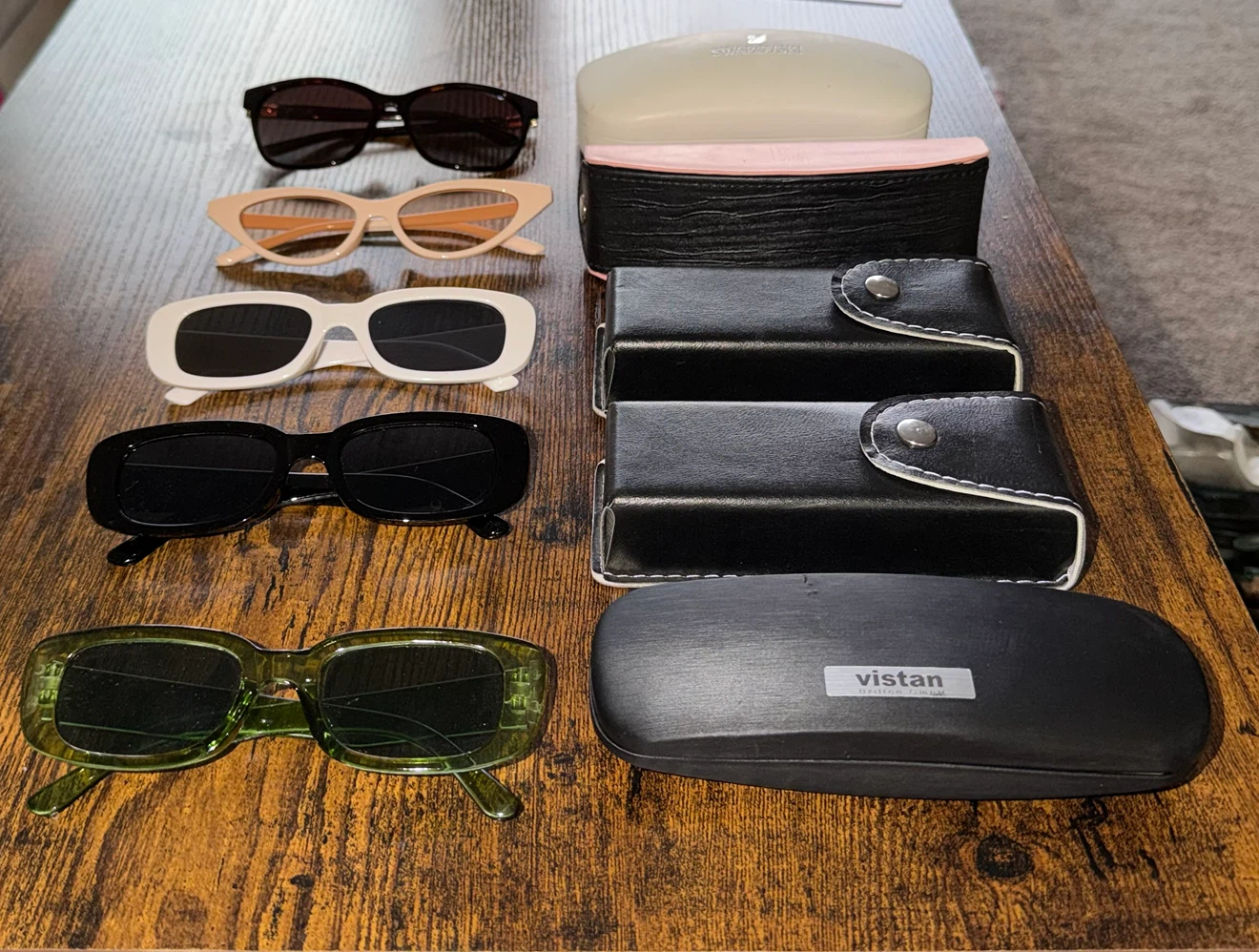 5 pairs of fashion sunglasses with cases - photo 3
