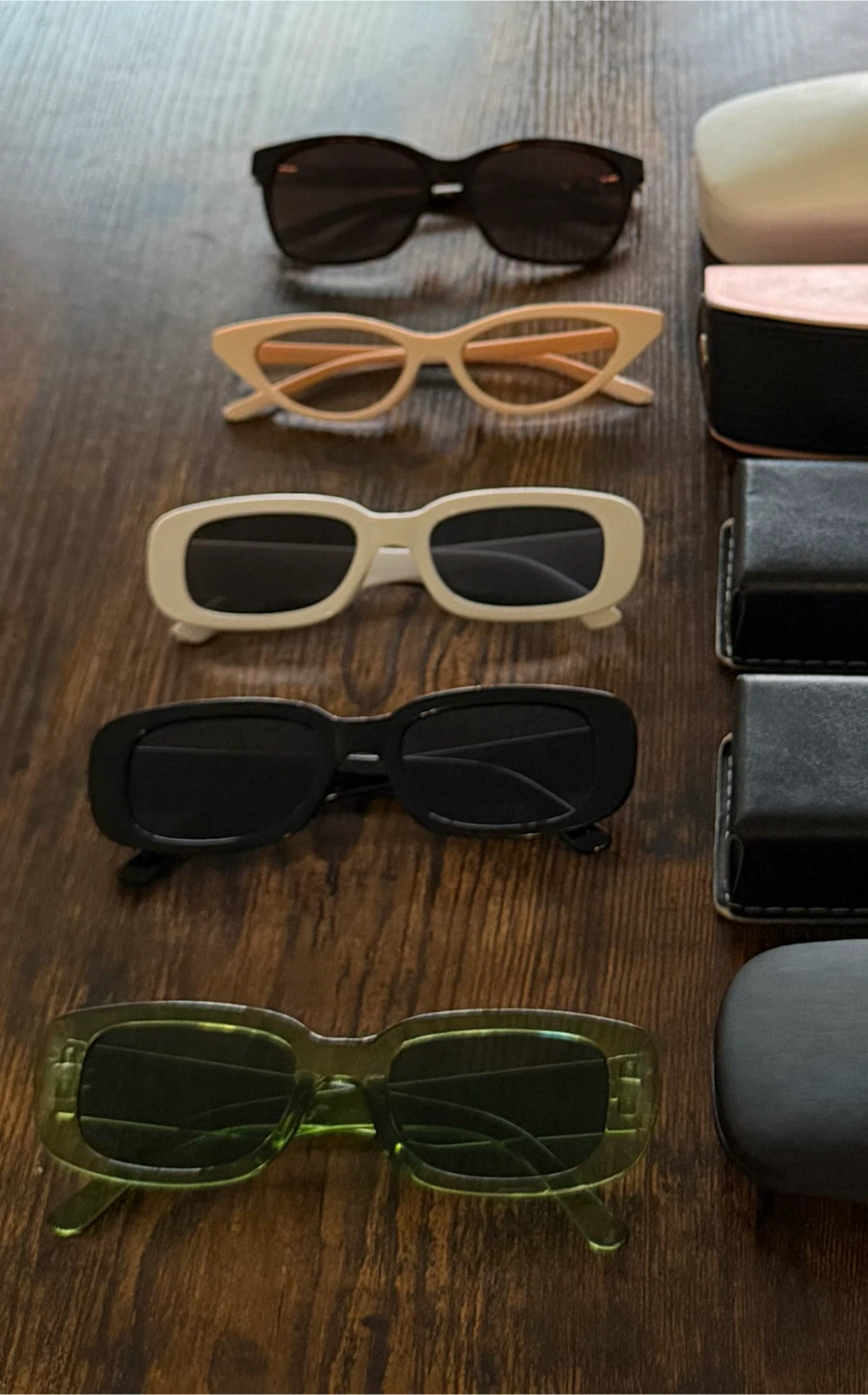 5 pairs of fashion sunglasses with cases - photo 4