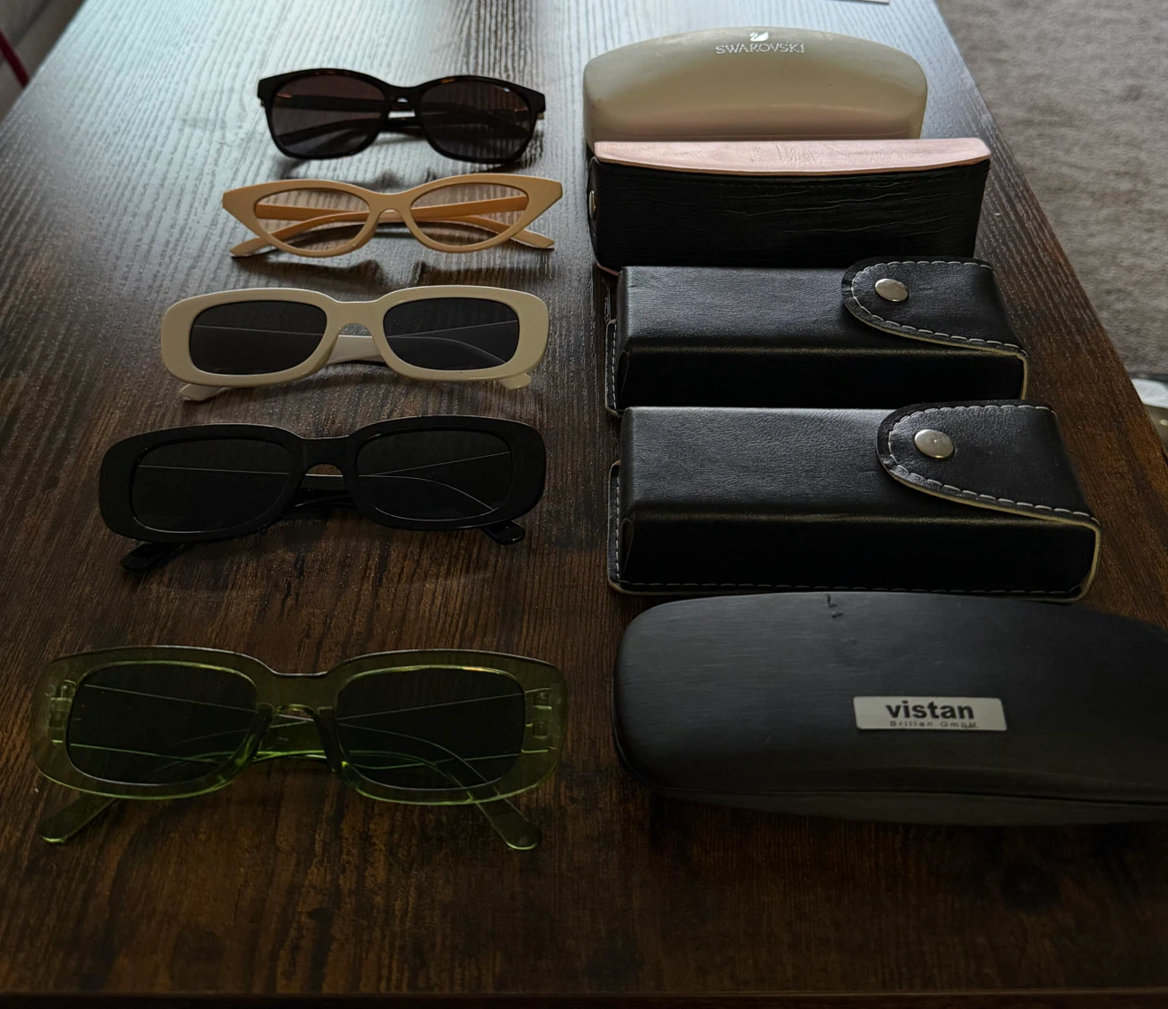5 pairs of fashion sunglasses with cases - photo 5