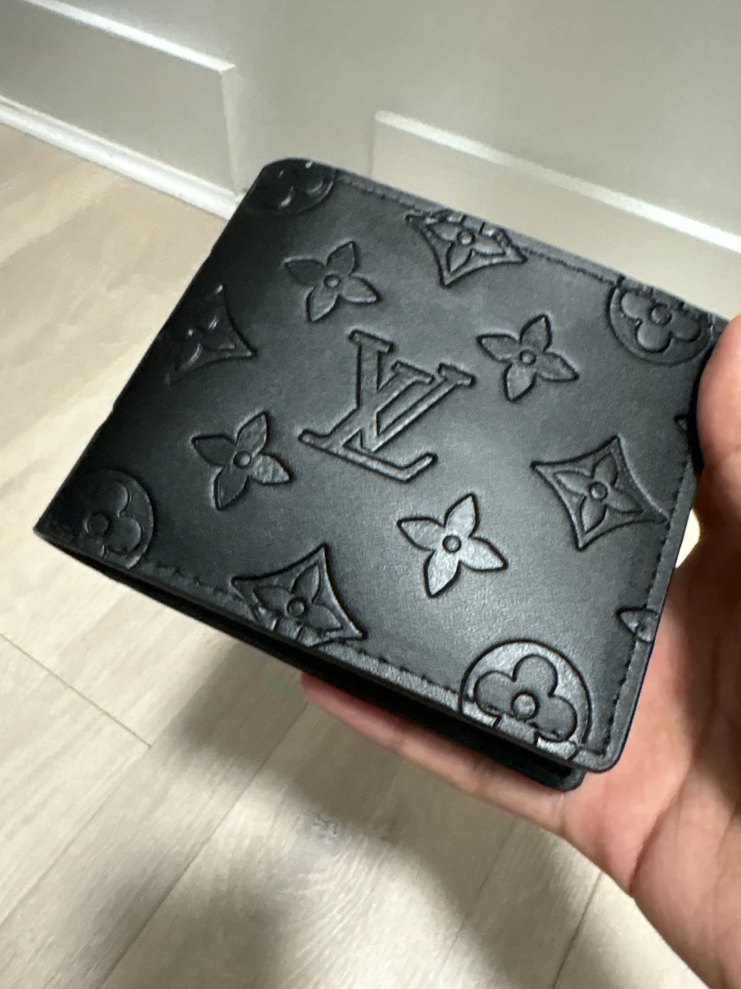 Louis Vuitton Bifold Wallet - Black - photo 2