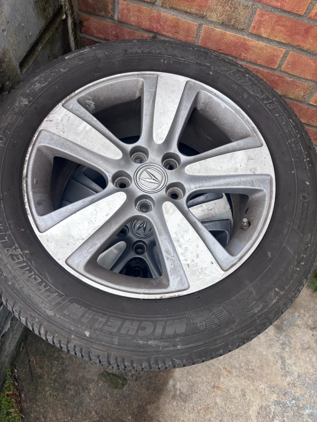 Set of 5x120 18” MDX rims with TPMS sensors