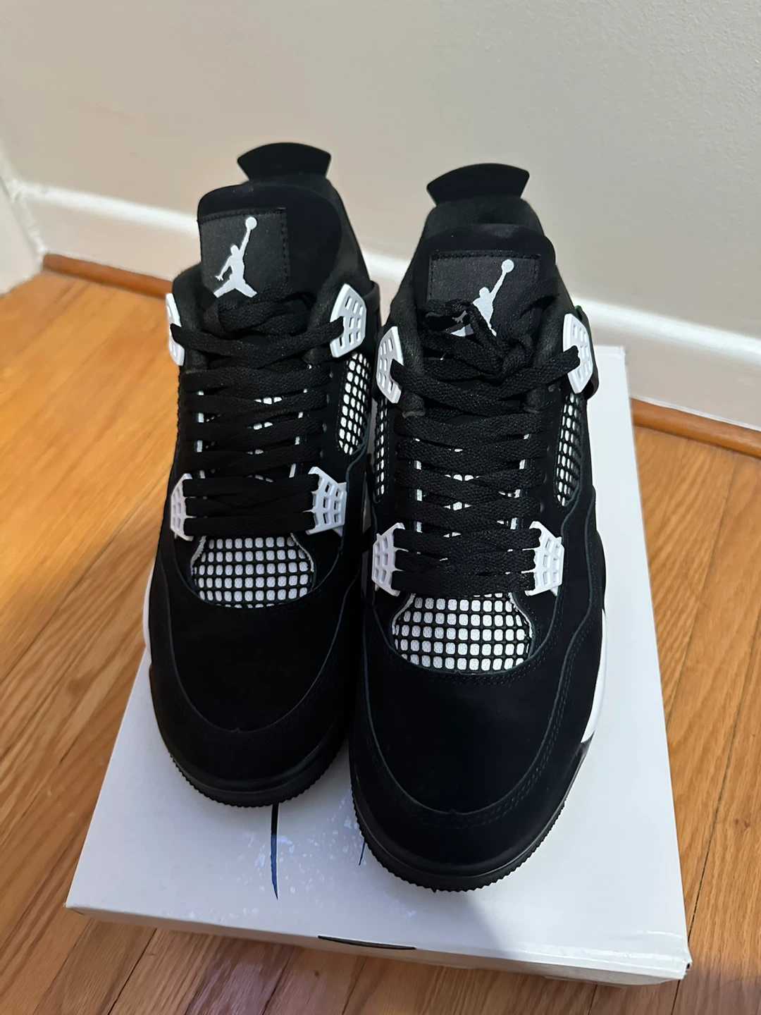 Jordan 4 White Thunder Size 10.5