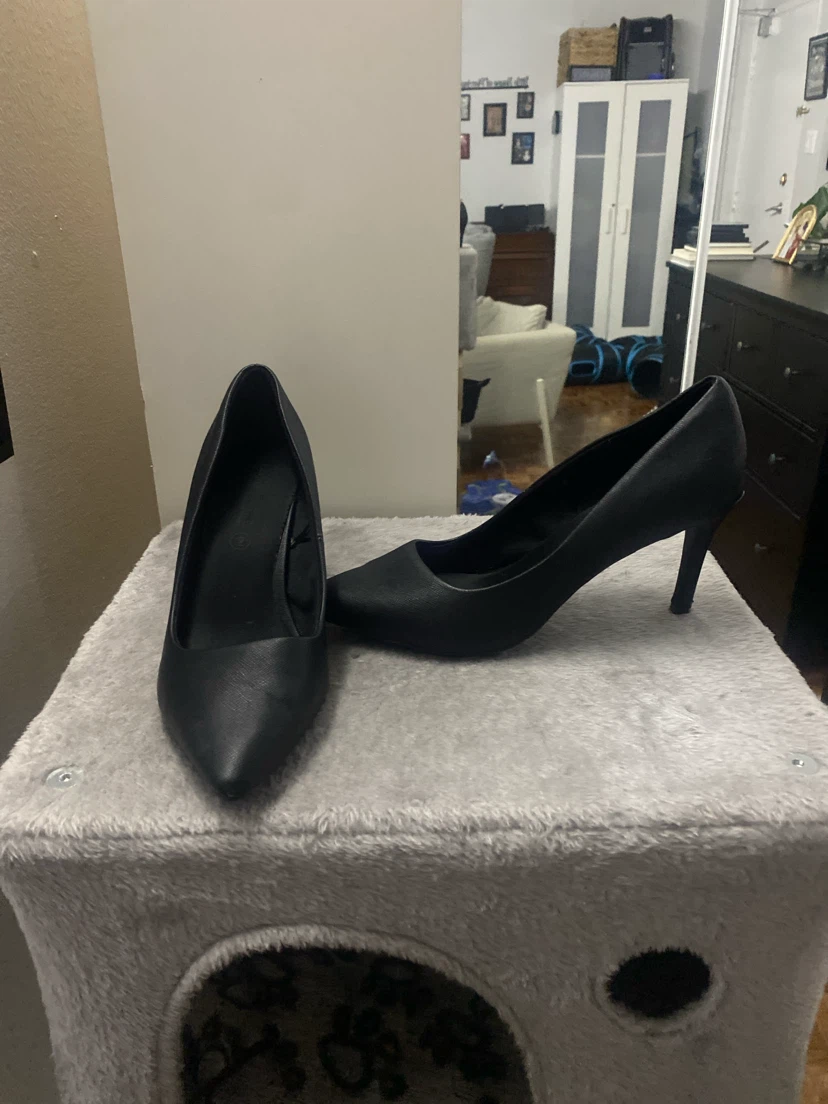 George Black Faux Leather Pointed Toe Heels Size 9