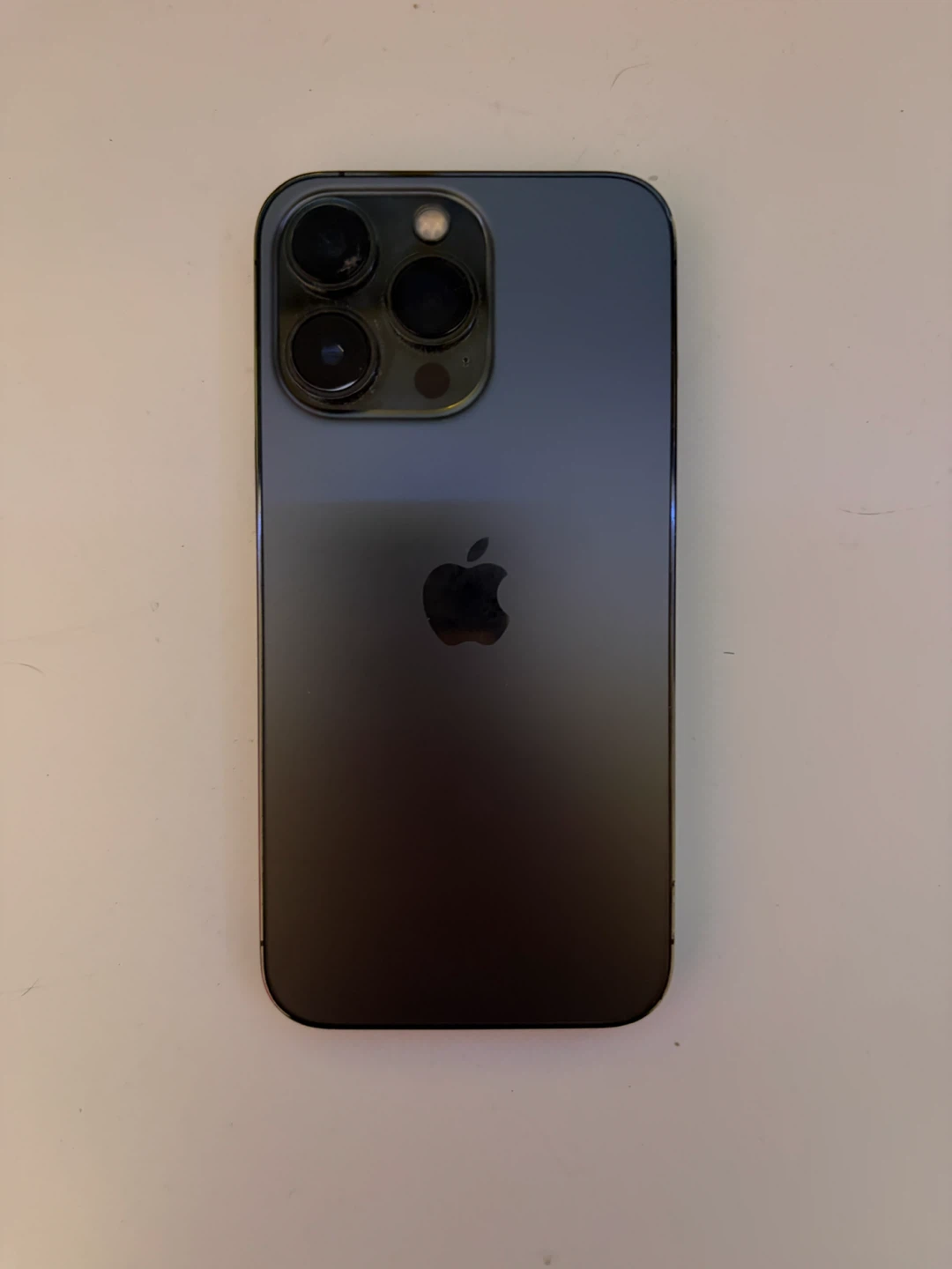 iPhone 13 Pro 128GB Graphite w/Screen protector and 2 cases - photo 2