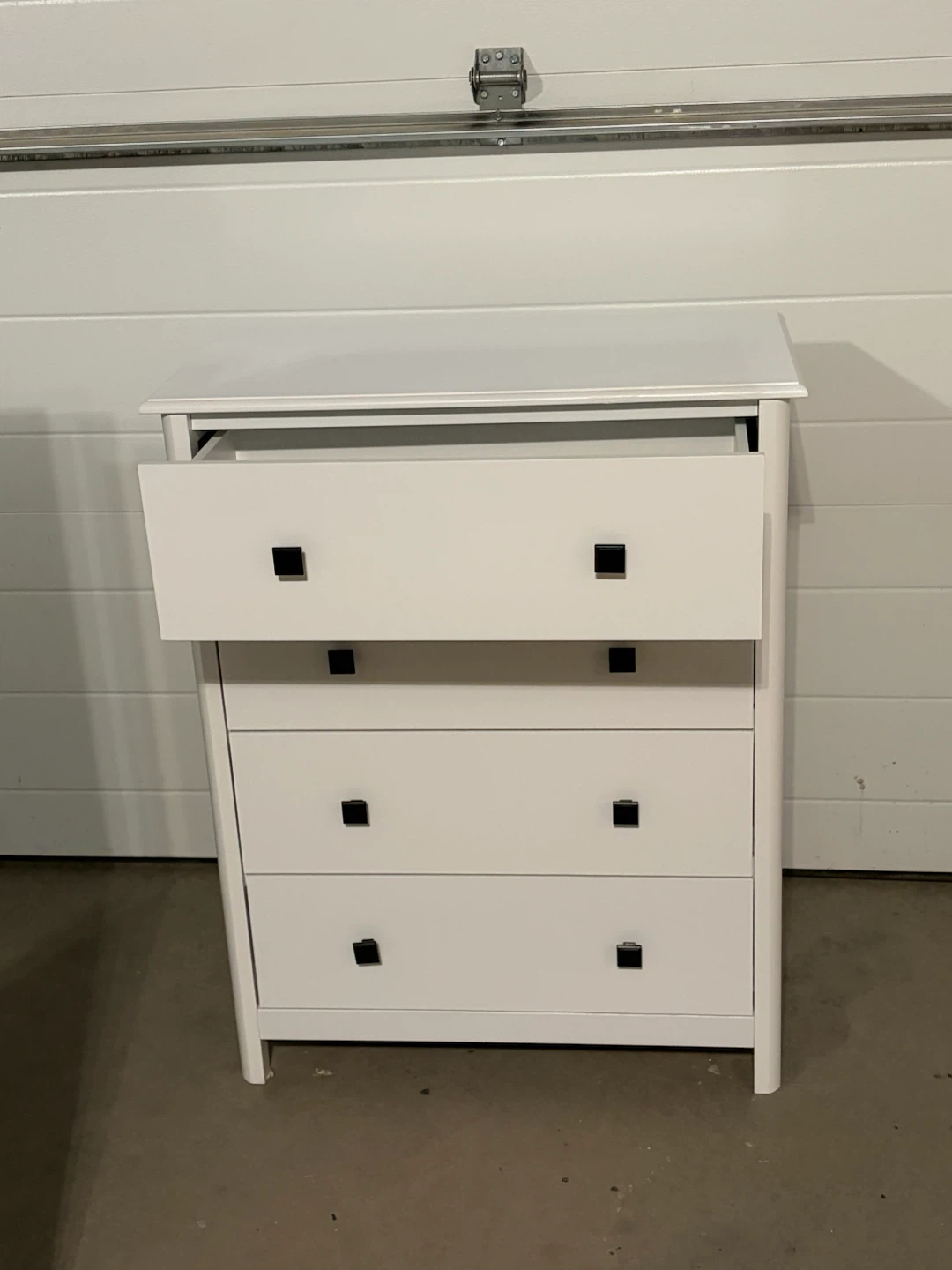 white dresser with 4 drawers - photo 2