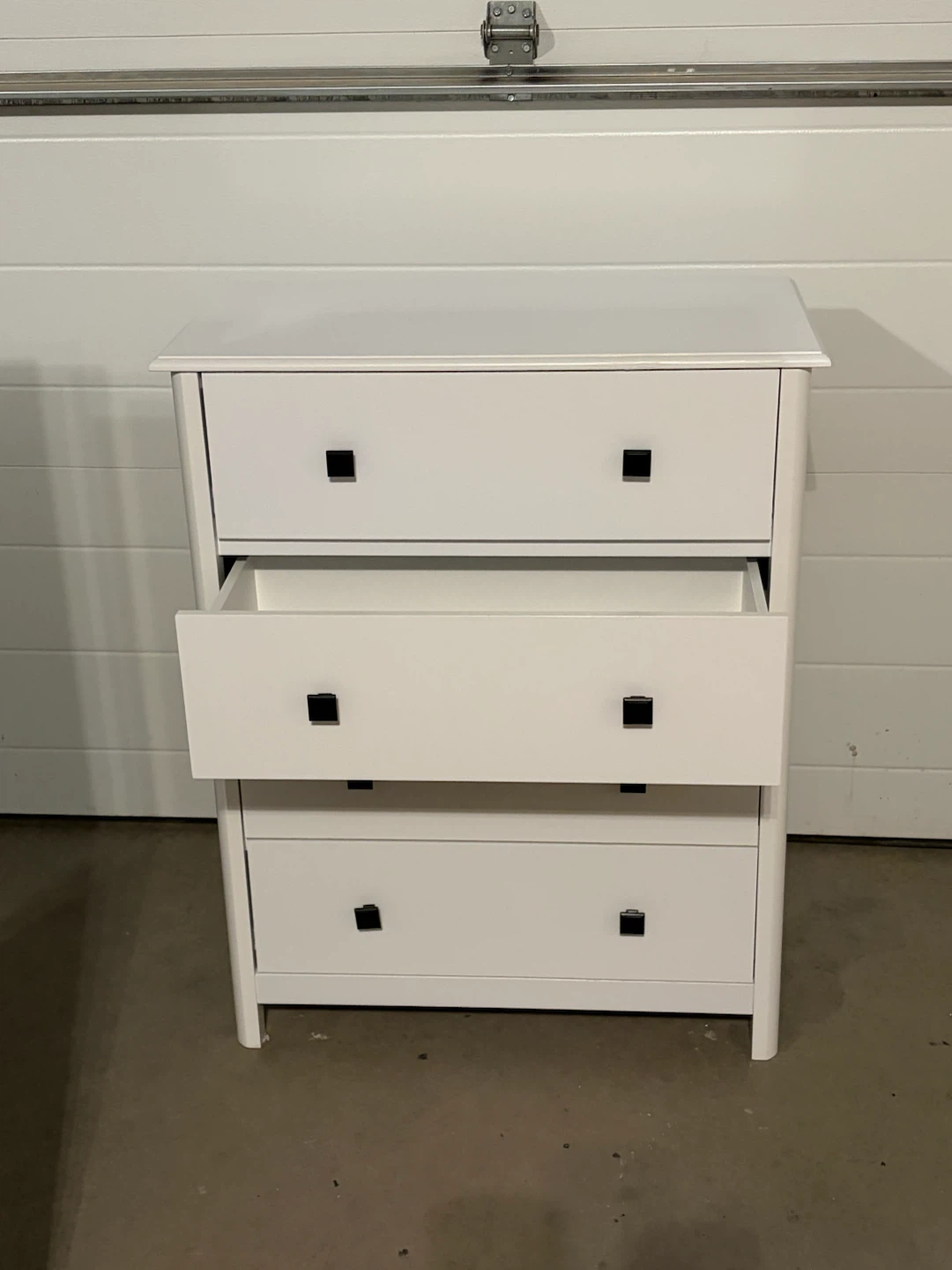 white dresser with 4 drawers - photo 3