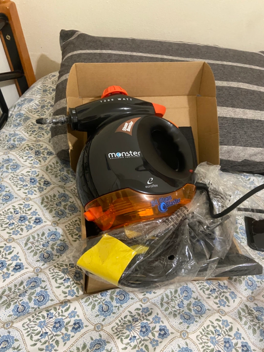 Monster Steam Booster 1200 Watt Steam Cleaner