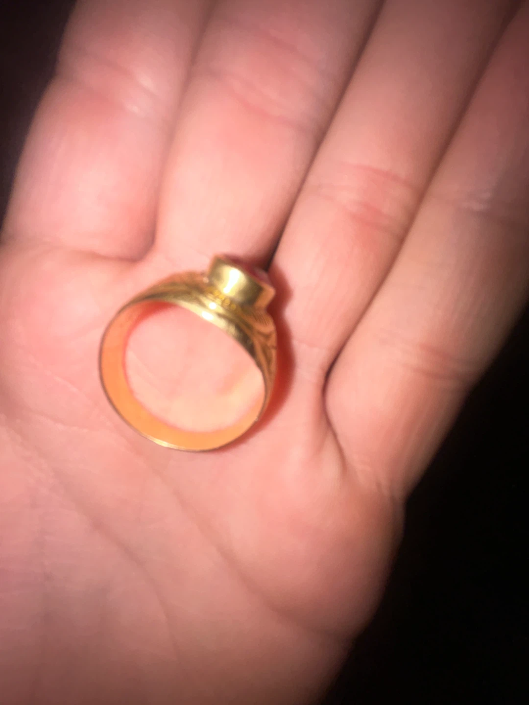 Real Gold ring with red stone - photo 2