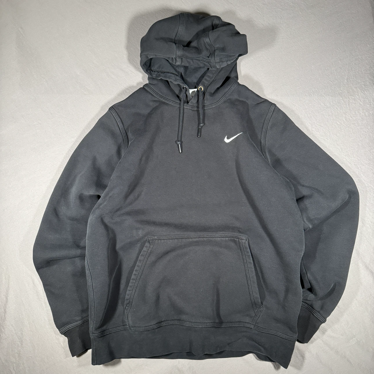 Nike Black Pullover Hoodie Men’s Medium - Good Condition