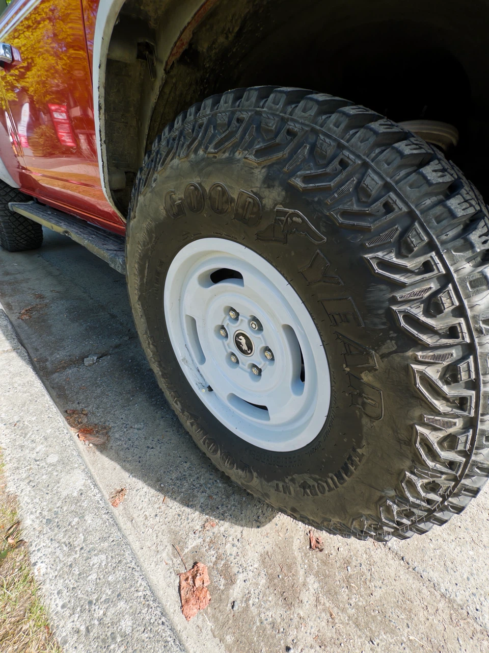 5 Like-New offroad 35” Tires - Goodyear 315/70R17 - photo 3