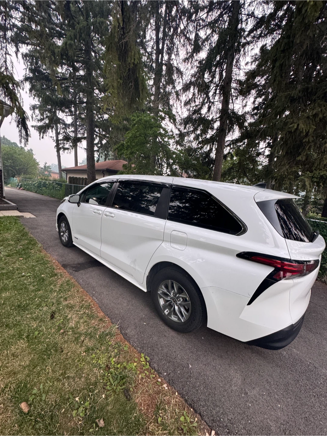 2021 Toyota Sienna - photo 2