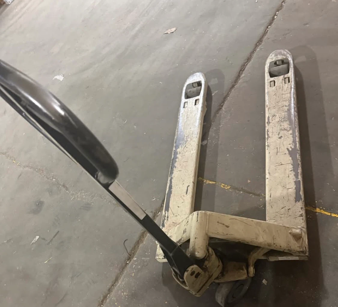 Used Pallet Jack - photo 2