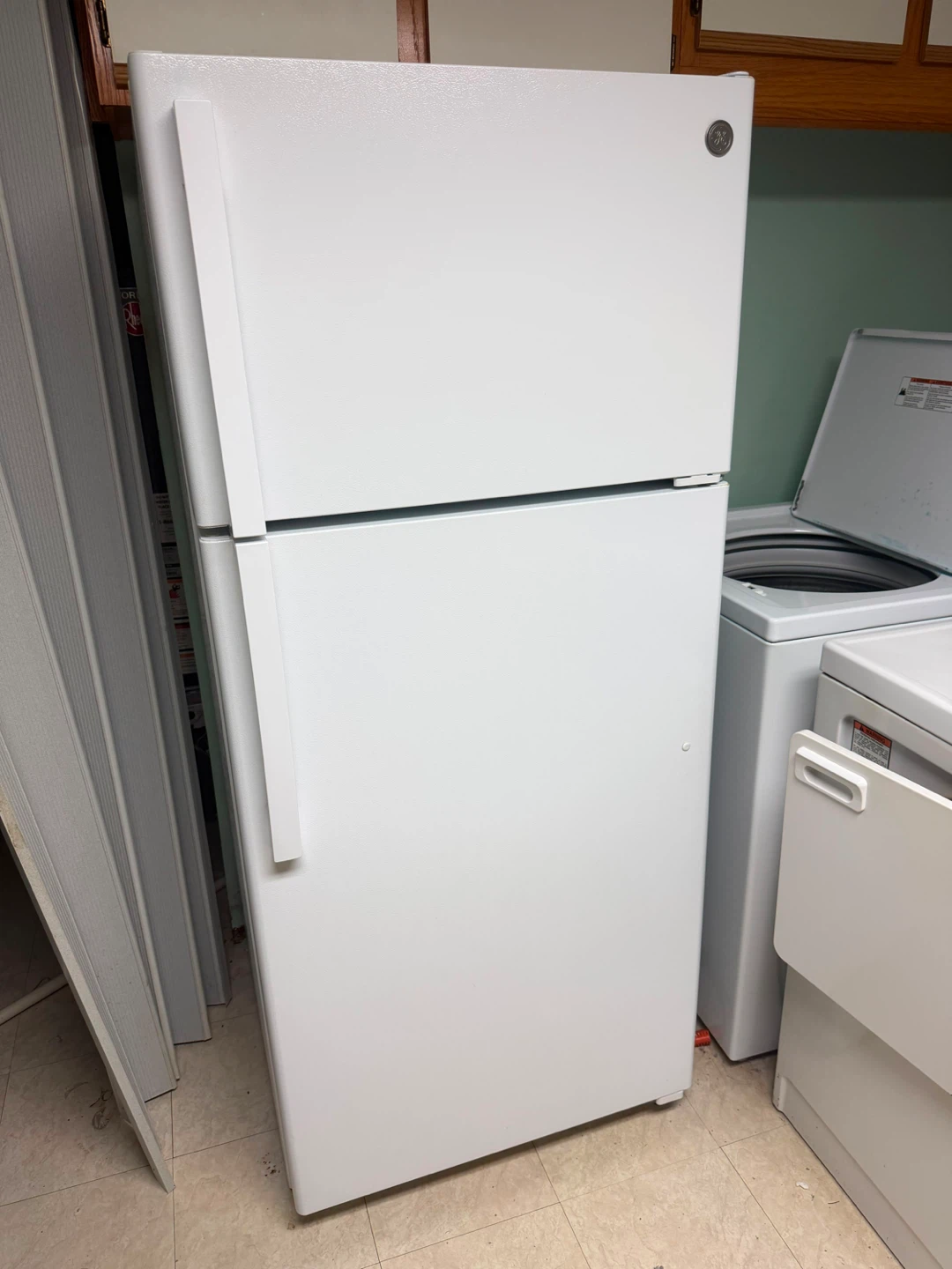 GE Refrigerator - White