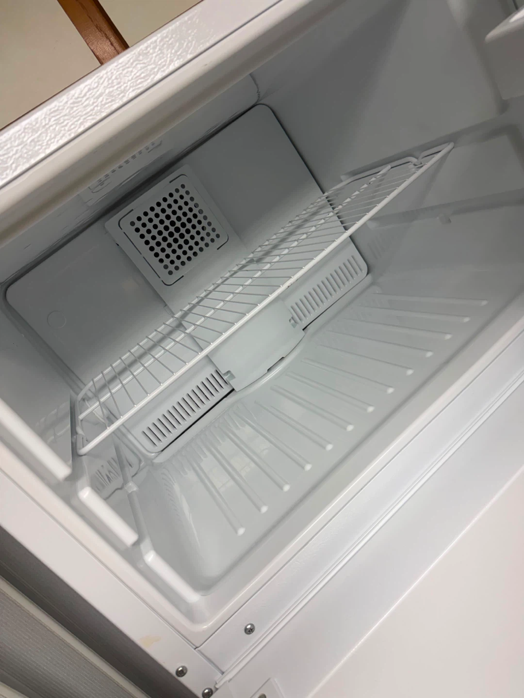 GE Refrigerator - White - photo 3