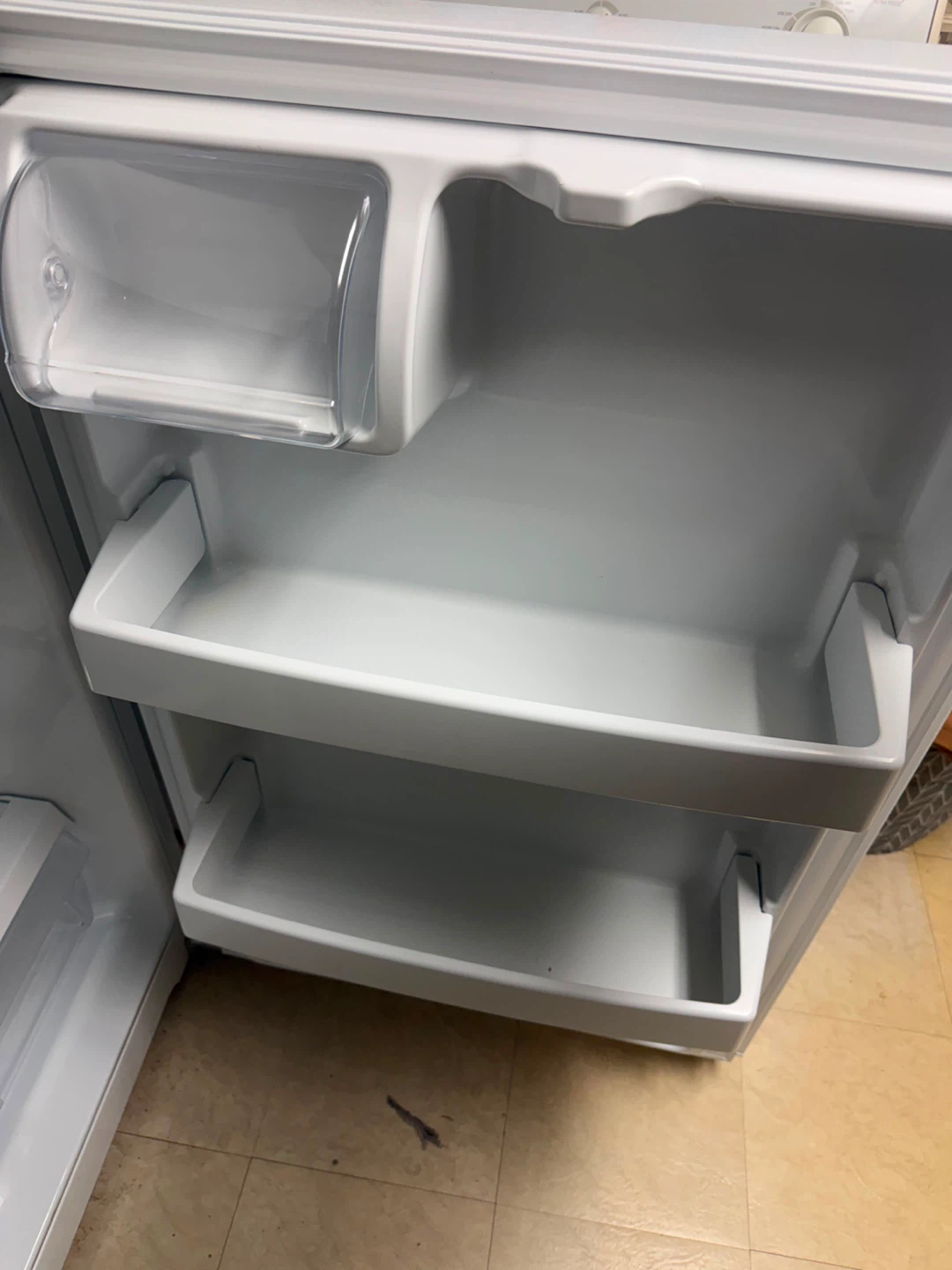 GE Refrigerator - White - photo 4