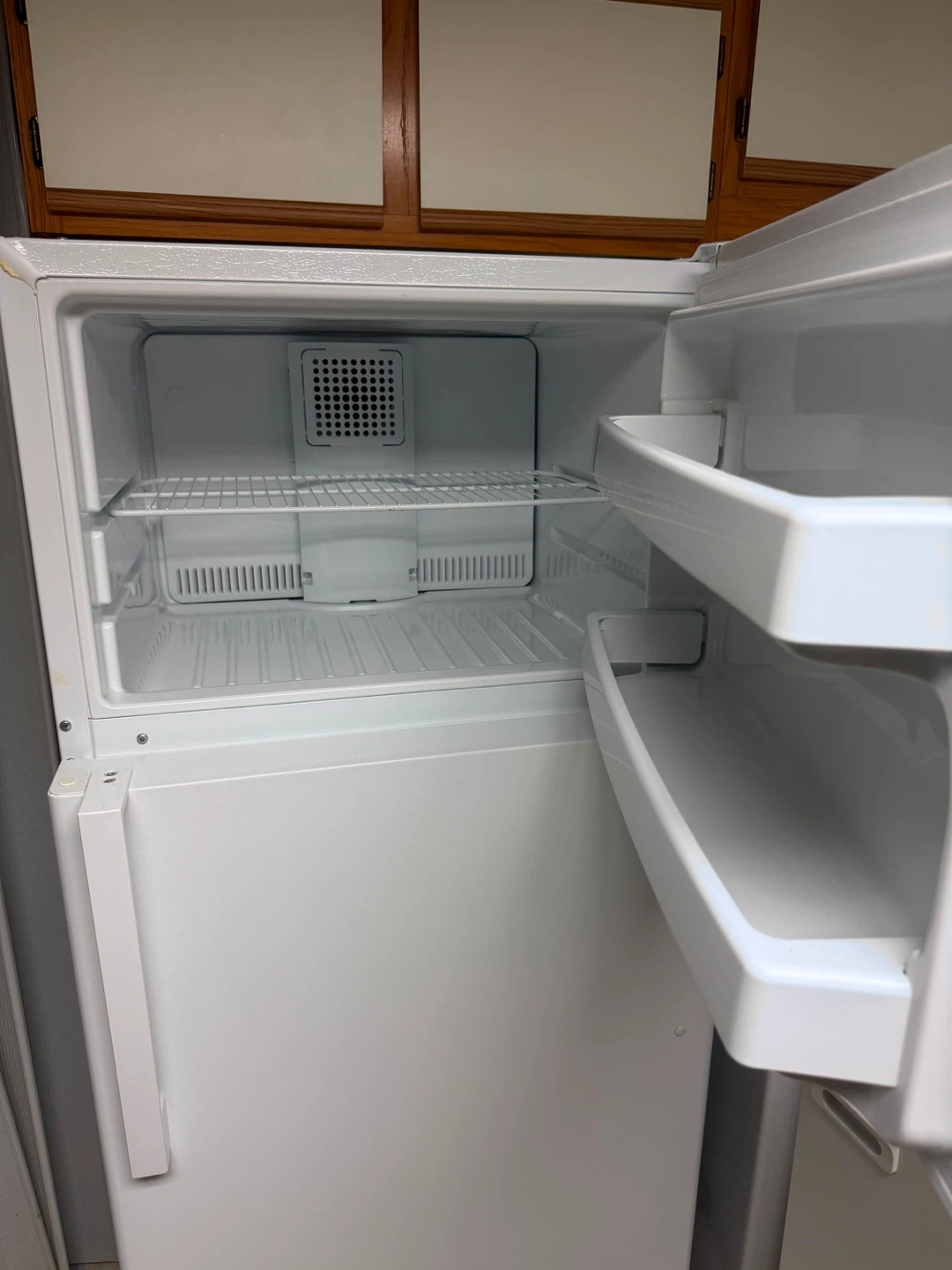 GE Refrigerator - White - photo 5