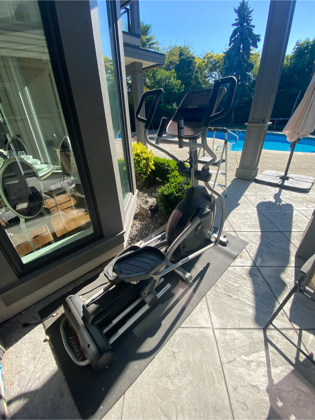 Spirit XE395 Elliptical Trainer - photo 2