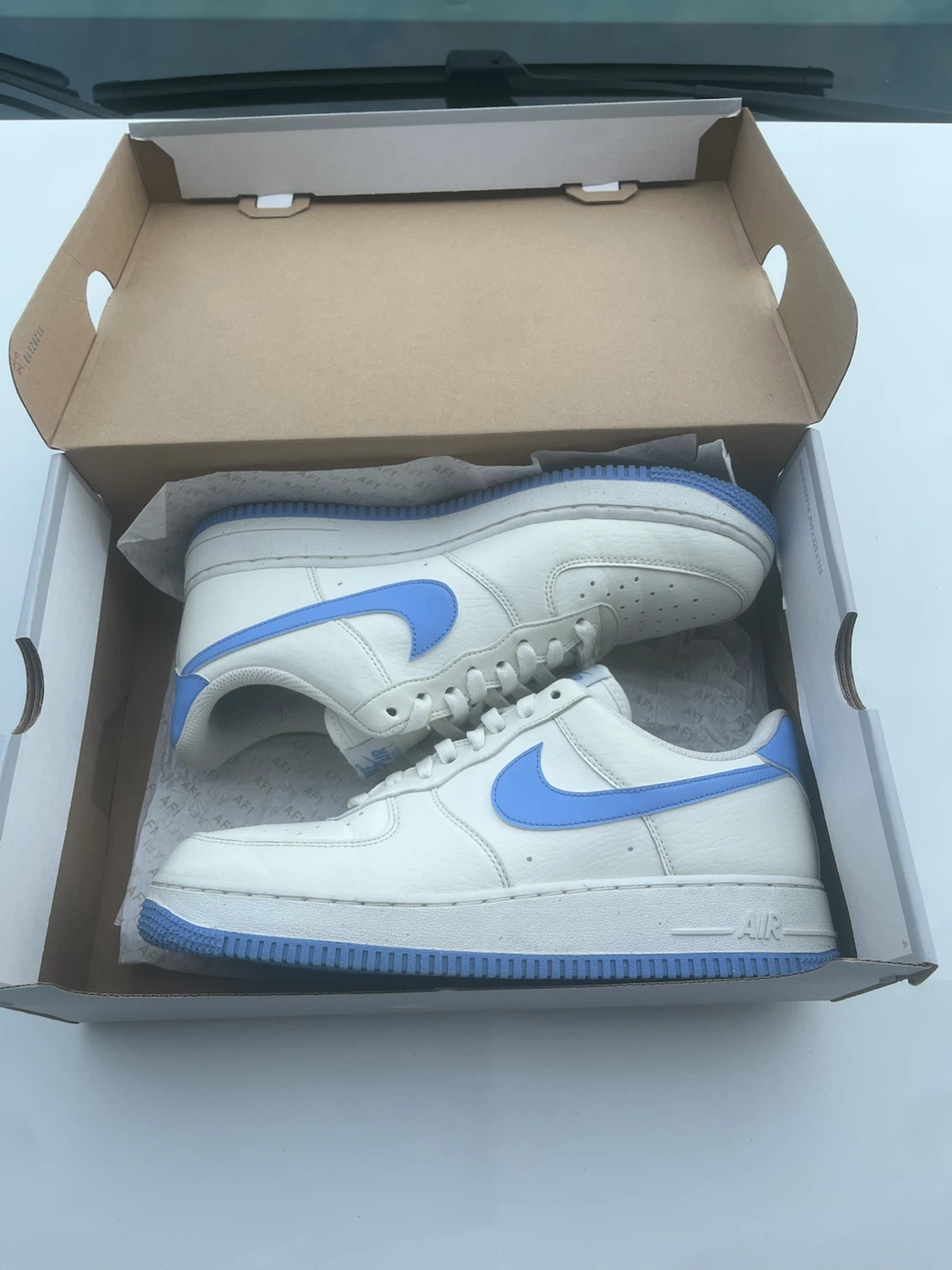 Nike Air Force 1 - Men’s 9 / Women’s 10 (Worn Once)