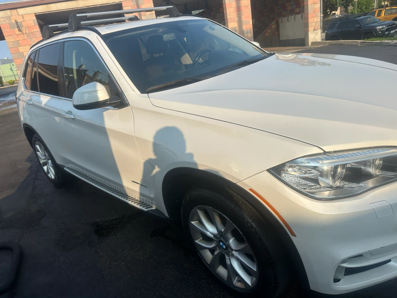 White BMW X5 SUV - photo 3