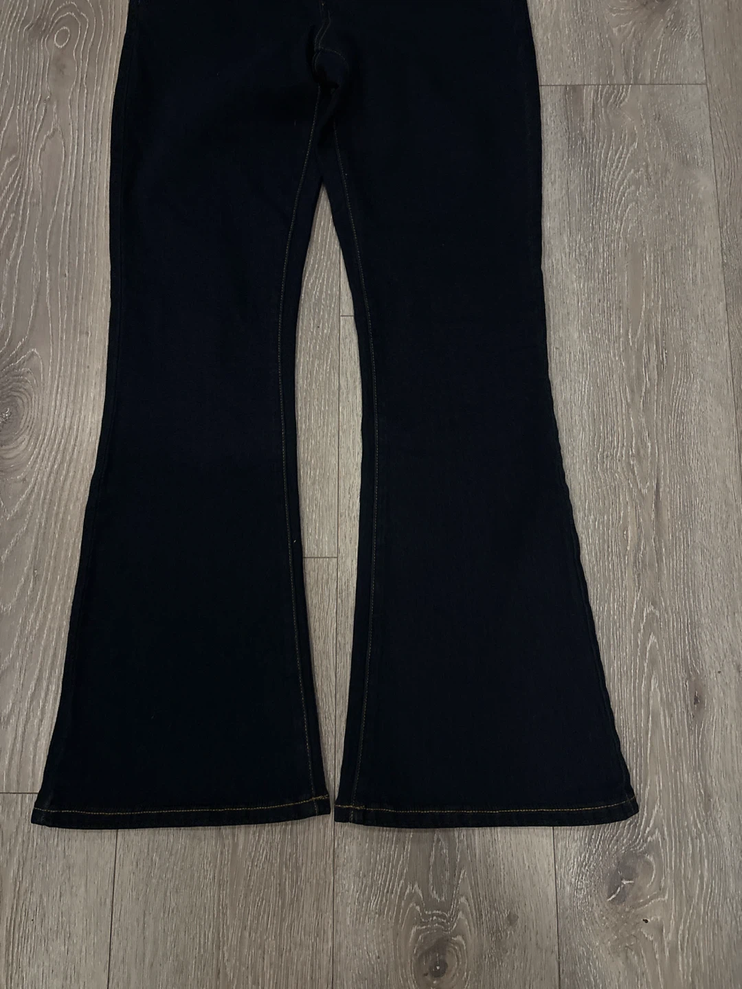 Brand New Original Michael Kors Women's Dark Wash Flare Jeans - photo 4