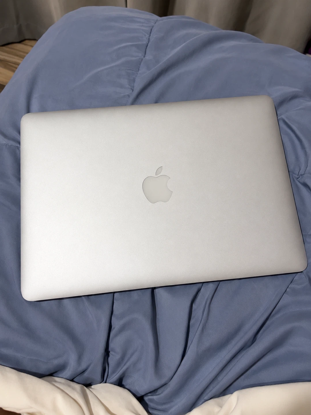 Apple MacBook Air 17